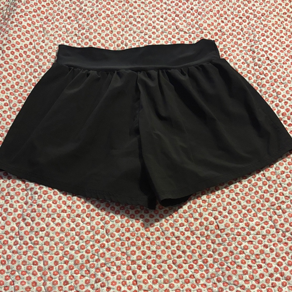 Old Navy Women's Black Athletic Flow Shorts